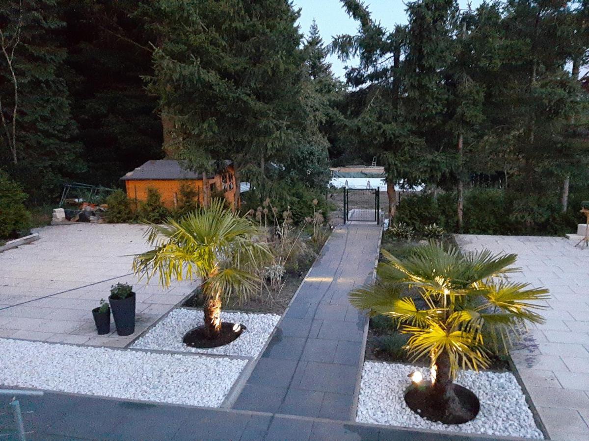 Design Apartment- 24H Self-Check-In - Bis 4 Pers - Parkplatz - Wifi - Balkon -Terrasse - In Direkter Weihernaehe - Radwege Schiffweiler Luaran gambar