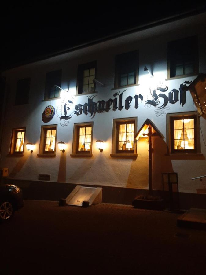 Design Apartment- 24H Self-Check-In - Bis 4 Pers - Parkplatz - Wifi - Balkon -Terrasse - In Direkter Weihernaehe - Radwege Schiffweiler Luaran gambar