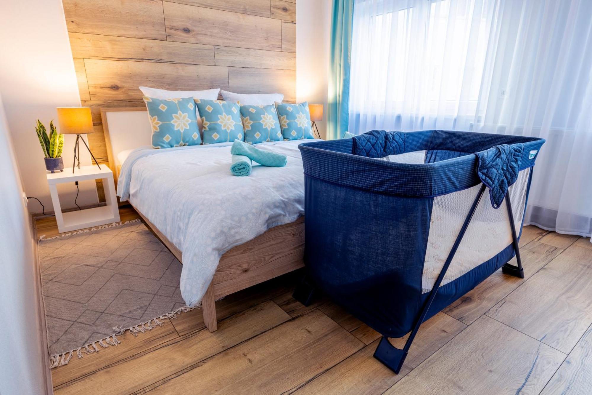 Design Apartment- 24H Self-Check-In - Bis 4 Pers - Parkplatz - Wifi - Balkon -Terrasse - In Direkter Weihernaehe - Radwege Schiffweiler Luaran gambar