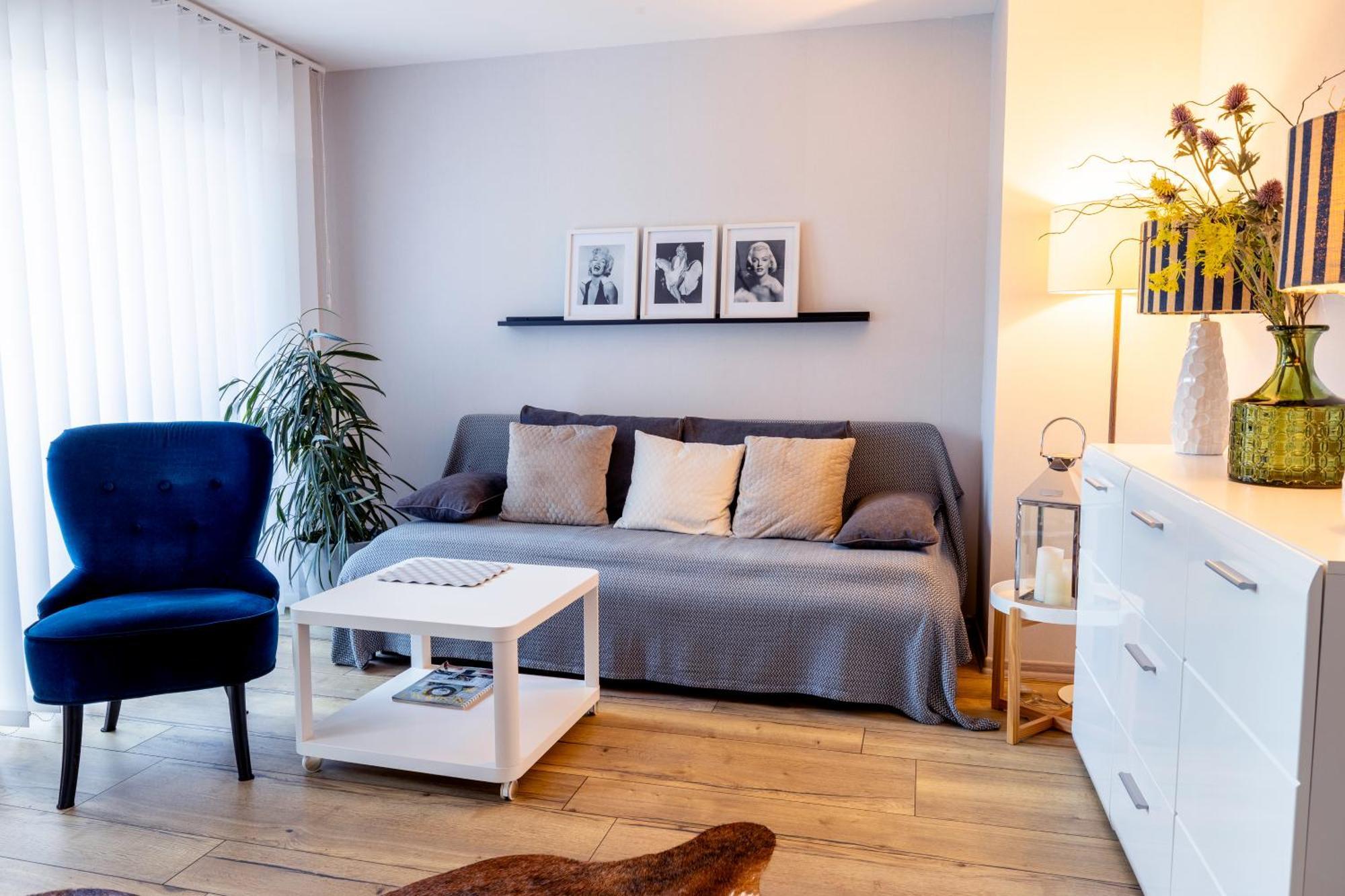 Design Apartment- 24H Self-Check-In - Bis 4 Pers - Parkplatz - Wifi - Balkon -Terrasse - In Direkter Weihernaehe - Radwege Schiffweiler Luaran gambar